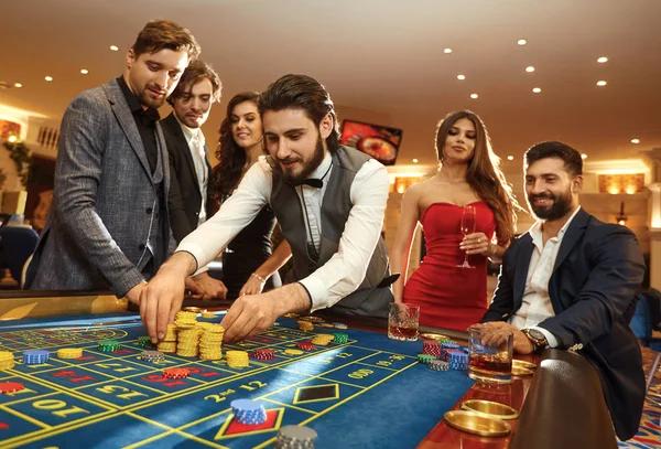 Explore Engaging Baccarat Games through a trusted online casino Singapore Site for Players